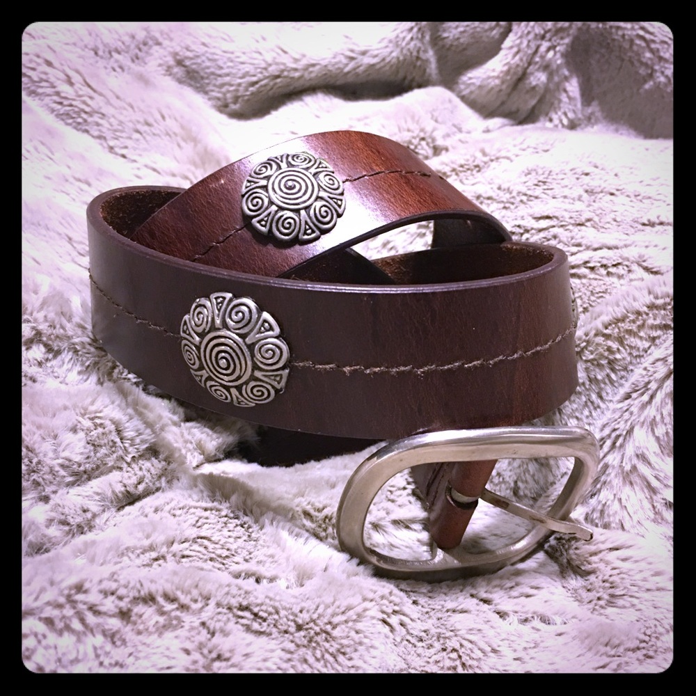 Women’s Leather Belt Silver Tone Metal Accents Sz M / 35”L Western Boho